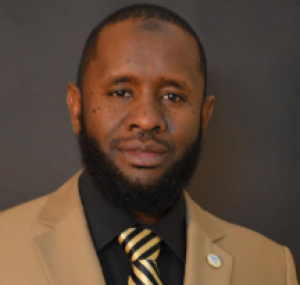 الدكتور : شرف الدين عقيد